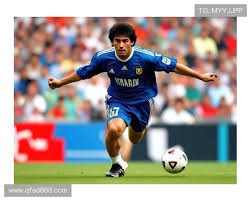 扑克位置不是坐哪都一样（扑克桌上的位置至关重要）